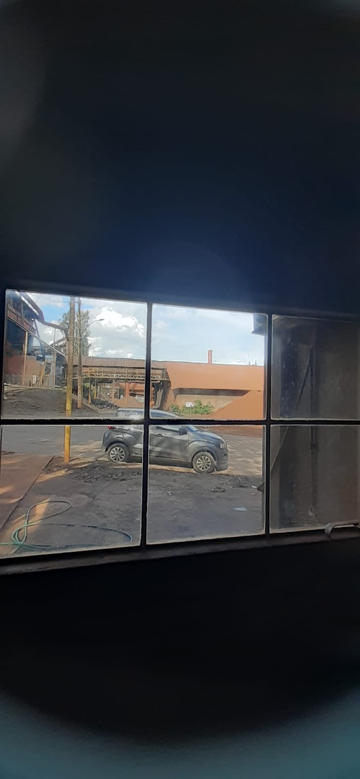 Serviço de polimento de vidros.